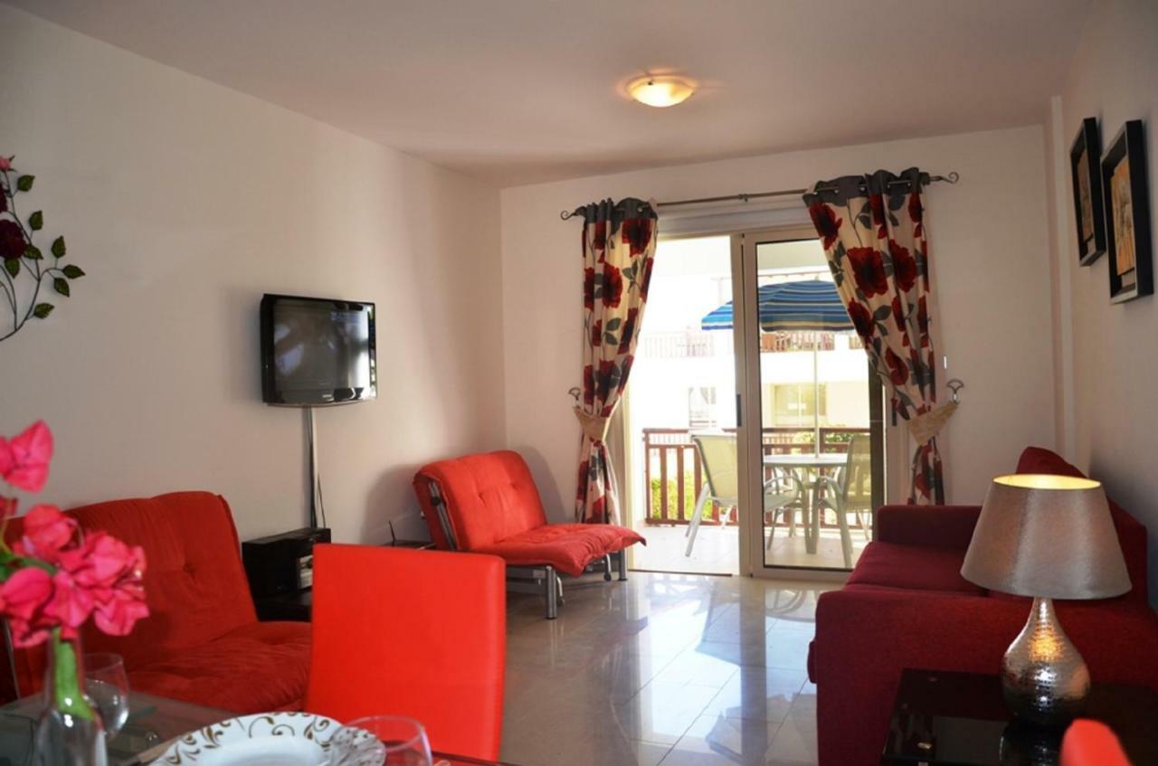 Ground Floor One Bedroom Apartment B2, 3 Pools, Free Wifi Peja Zewnętrze zdjęcie