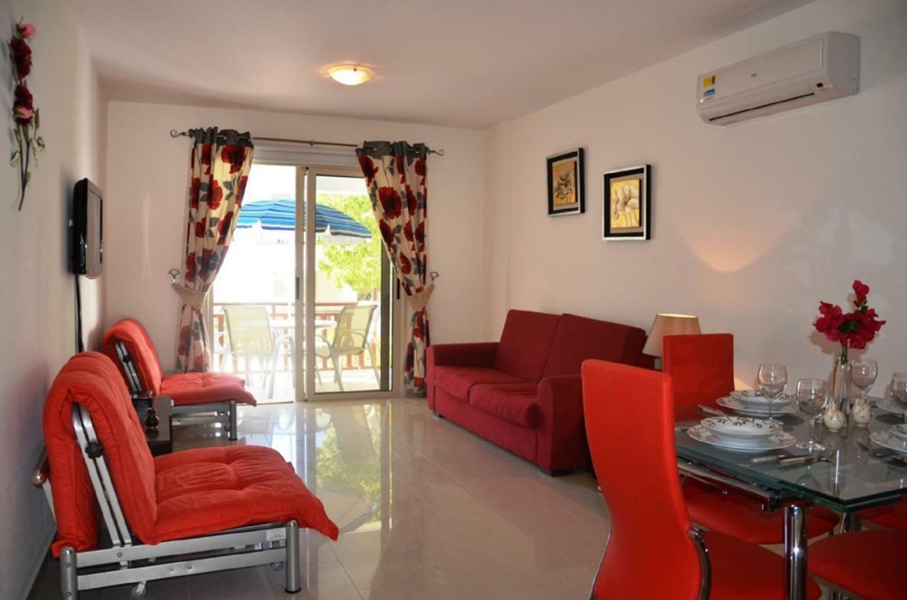 Ground Floor One Bedroom Apartment B2, 3 Pools, Free Wifi Peja Zewnętrze zdjęcie