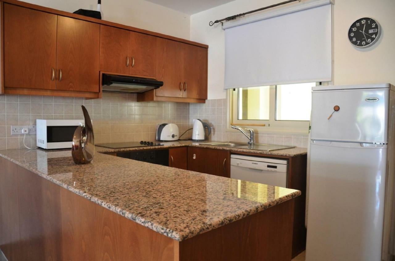 Ground Floor One Bedroom Apartment B2, 3 Pools, Free Wifi Peja Zewnętrze zdjęcie